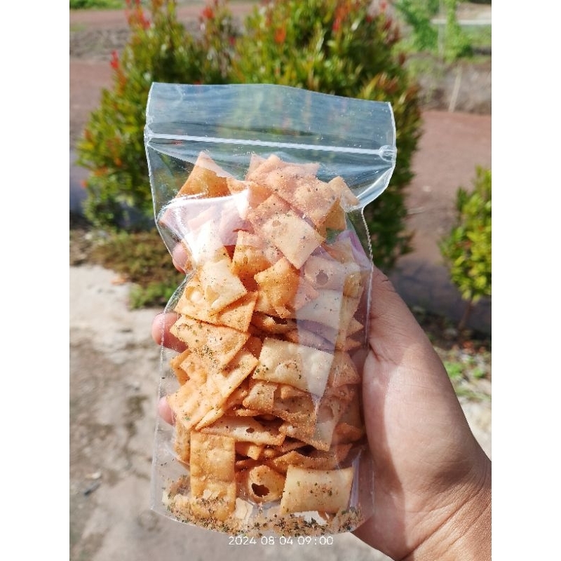 

Cemilan (Pangsit Daun Jeruk) original 60gram