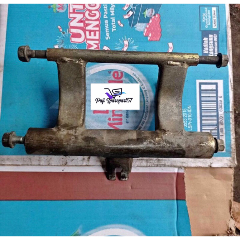 Breket Bracket Dudukan Lengan Ayun Dudukan Gantungan Mesin Vario 110 Karbu Lama Old Ori Copotan Moto