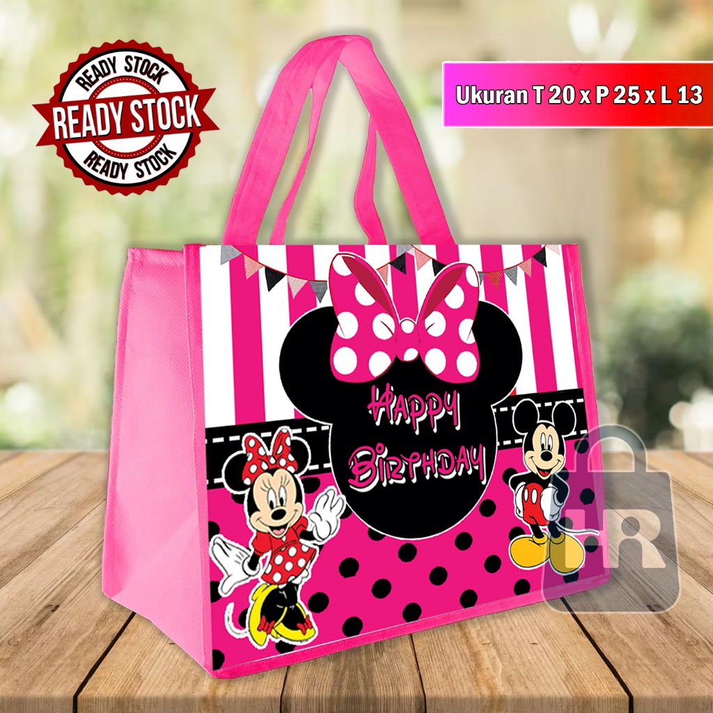 

READY STOK TAS ULANG TAHUN / TAS ULTAH MINNIE MOUSE / TAS ULTAH UKURAN KFC / TAS ULTAH TERLARIS / TAS SOUVENIR ULTAH ANAK / GOODIE BAG BINGKISAN SOUVENIR ANAK