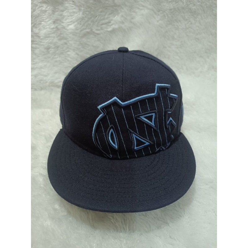 Topi New Era North Carolina Size 7 1/4