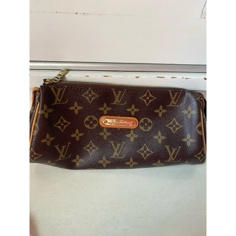 louis vuitton elpong LV pochette eva monogram