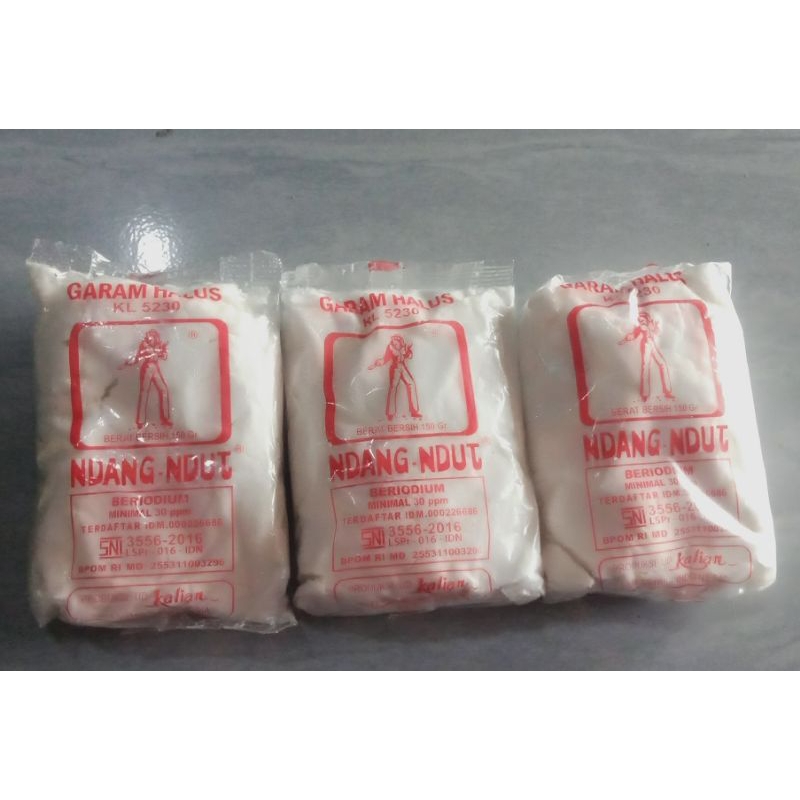 

Garam Halus / Garam Meja (1paket = 3biji) Merk "Dangdut