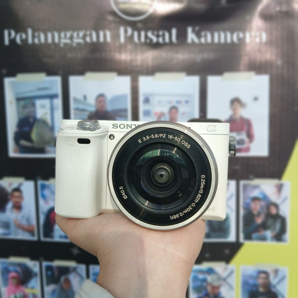 Sony A6000 + lensa kit 16 - 50mm OSS Second (Kamera Mirrorless)