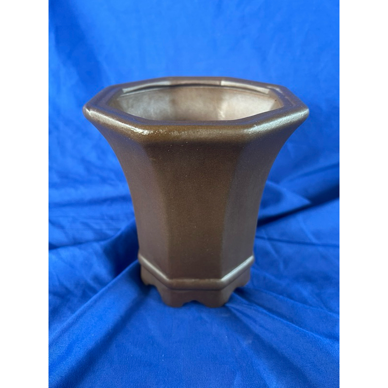 Pot keramik tinggi segi 8