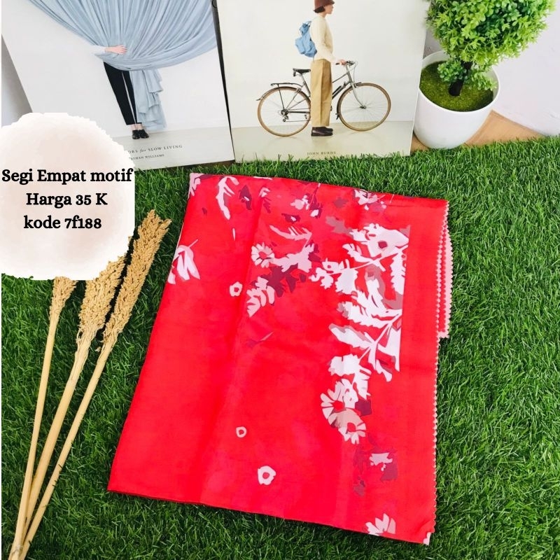 Jilbab Segi 4 Motif Merah Putih