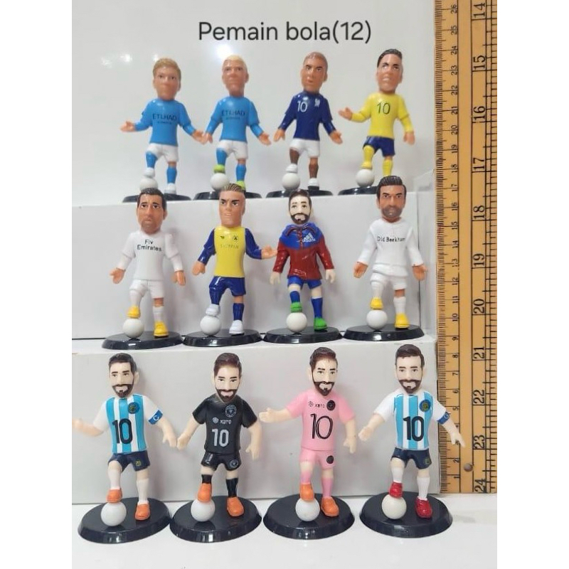 action figure pemain bola set isi 12