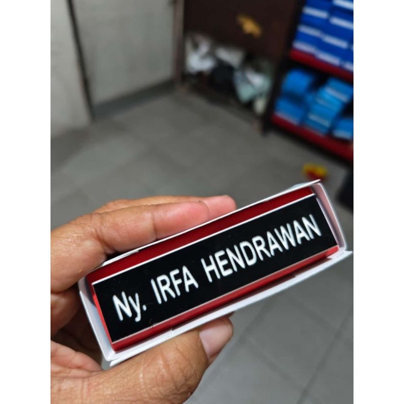 

Papan nama