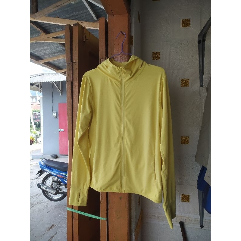 jaket running UNiqlo airism