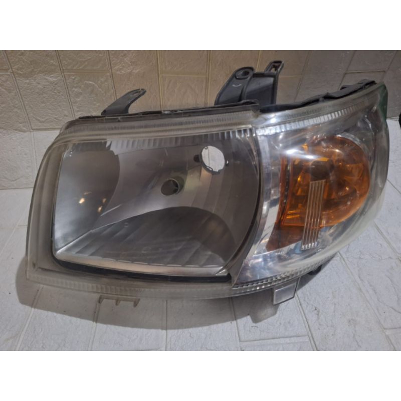 Lampu Depan Suzuki Apv Tahun 2005 Sebelah Kiri