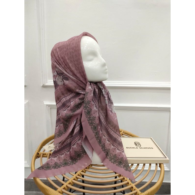 HIJAB BUCKLE SCARVES MOTIF