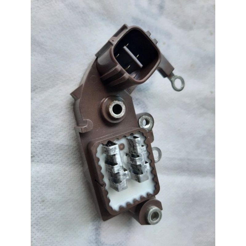 IC alternator IC regulator aisy altenator IC dinamo ampere suzuki ertiga 2012 - 2013 / IC suzuki spl