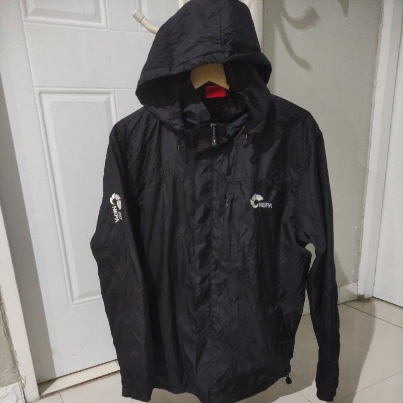 Nepa Hitam (L Like new)