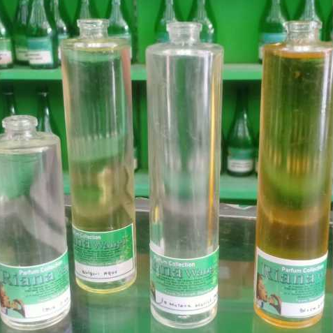 Riana Wangi Parfum Cirebon – Aroma Segar & Tahan Lama