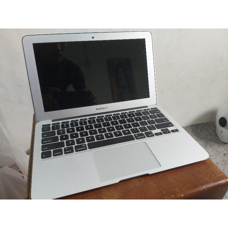macbook seri a1465 matot part masih lengkap
