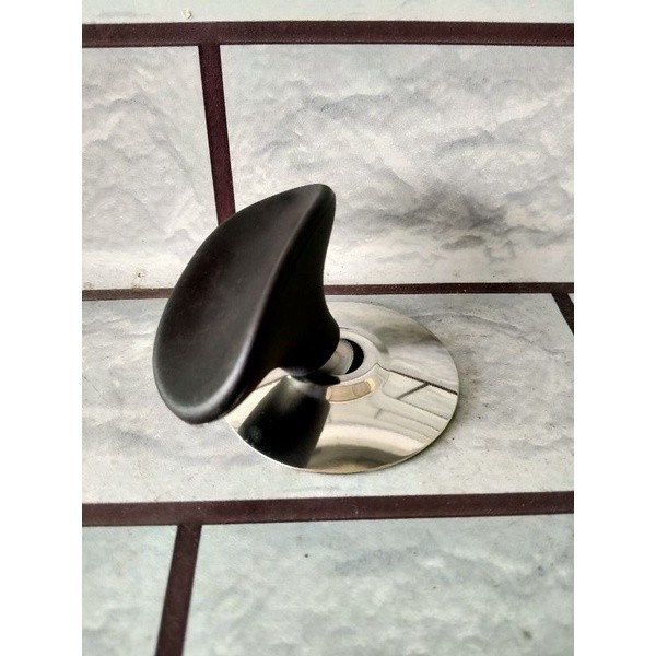 pegangan panci tutup kaca hitam cekung