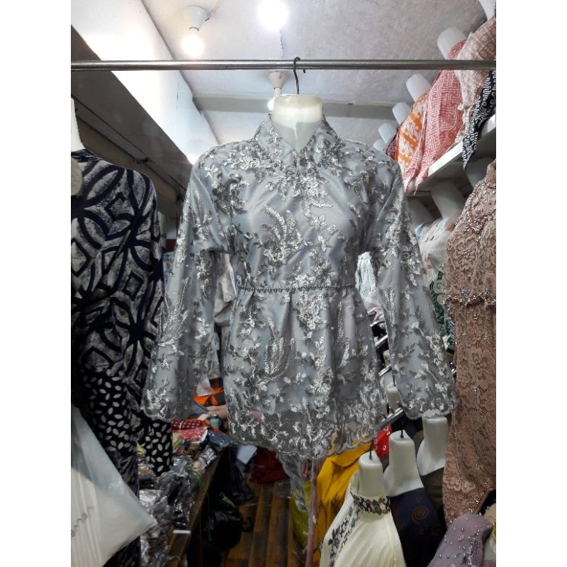 kebaya wisuda modern tile corneli plus payet warna silver