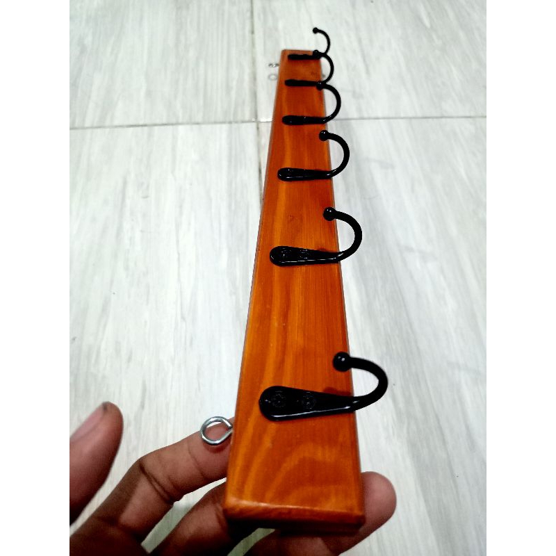 hanger baju capstok besi kayu jatibelana