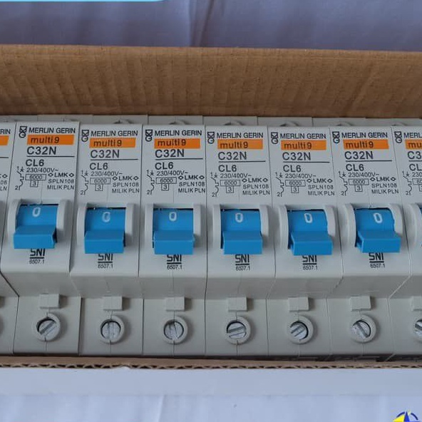 MCB ORIGINAL MERLIN GERIN BIRU 2A 4A 6A 10A 16A 20A 25A 32A 40A 63A MULTI9 2 4 6 10 16 20 25 32 40 6
