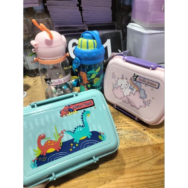 

Sticker kotak bekal, botol minum, Tumblr & kotak makan free custom nama banyak karakter