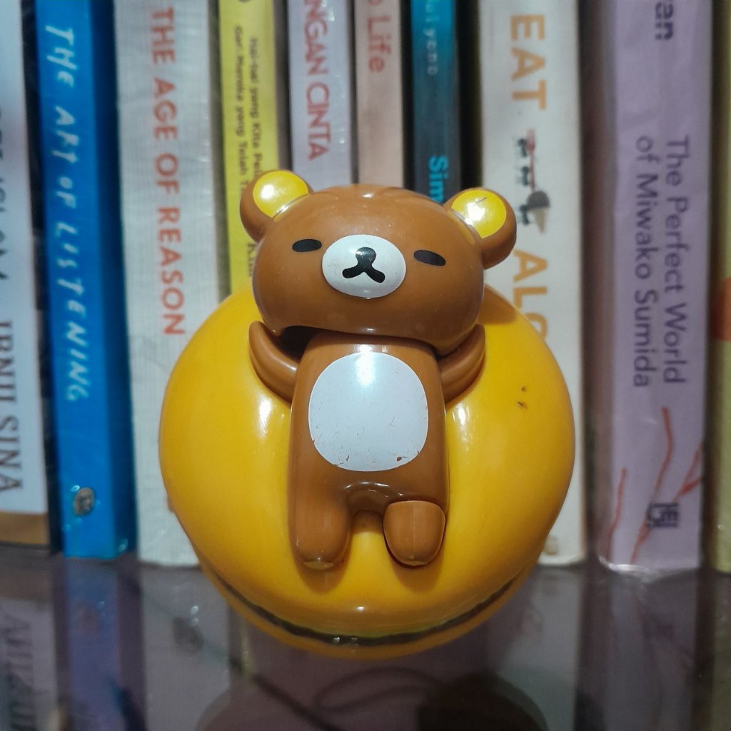 Figure Mainan Rilakkuma Tidur di Burger Beruang Coklat Mengantuk McD