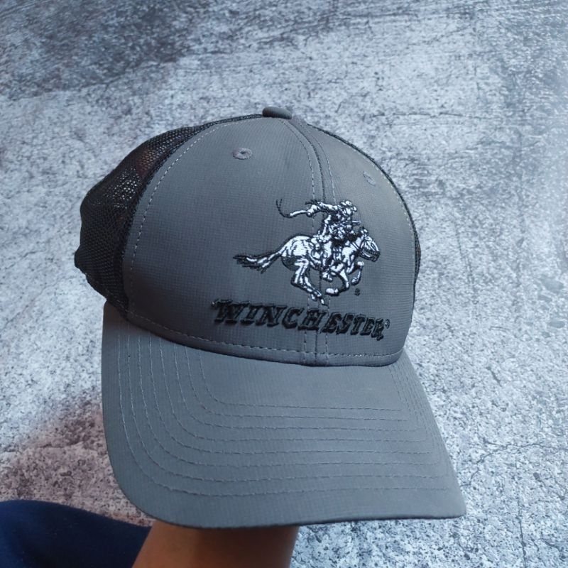 topi winchester preloved