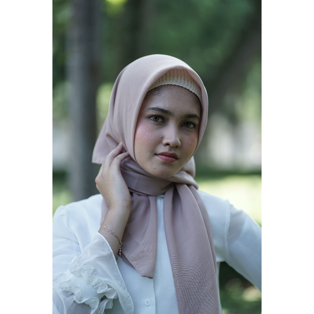 MANIKNA HIJAB CARAMEL PARIS VOAL ULTRAFINE PREMIUM