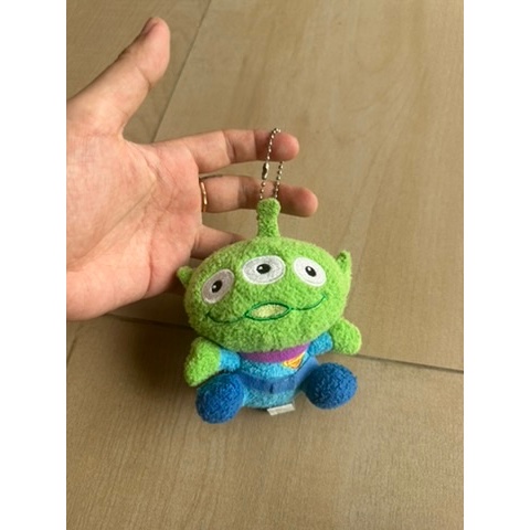 gantungan kunci alien toy story