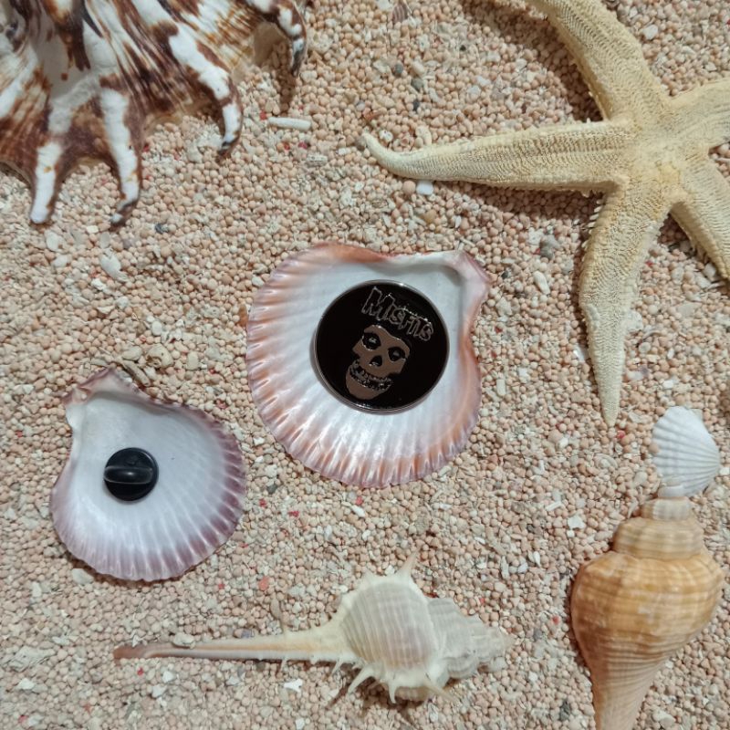 pin topi custom MISFITS