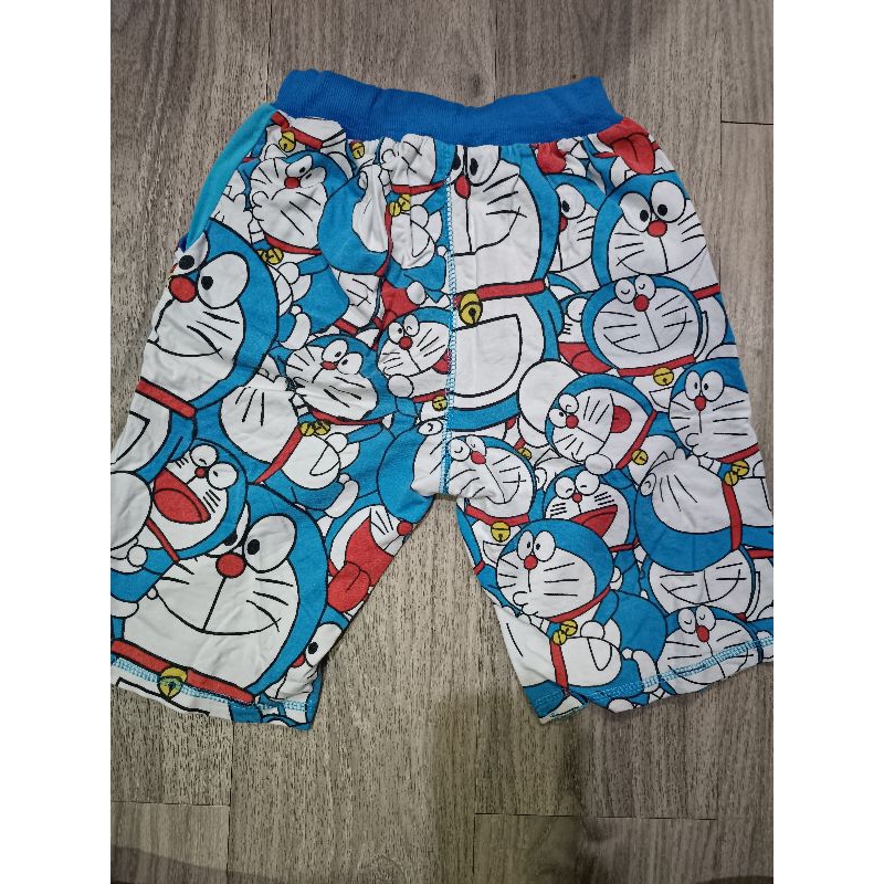 celana pendek anak doraemon