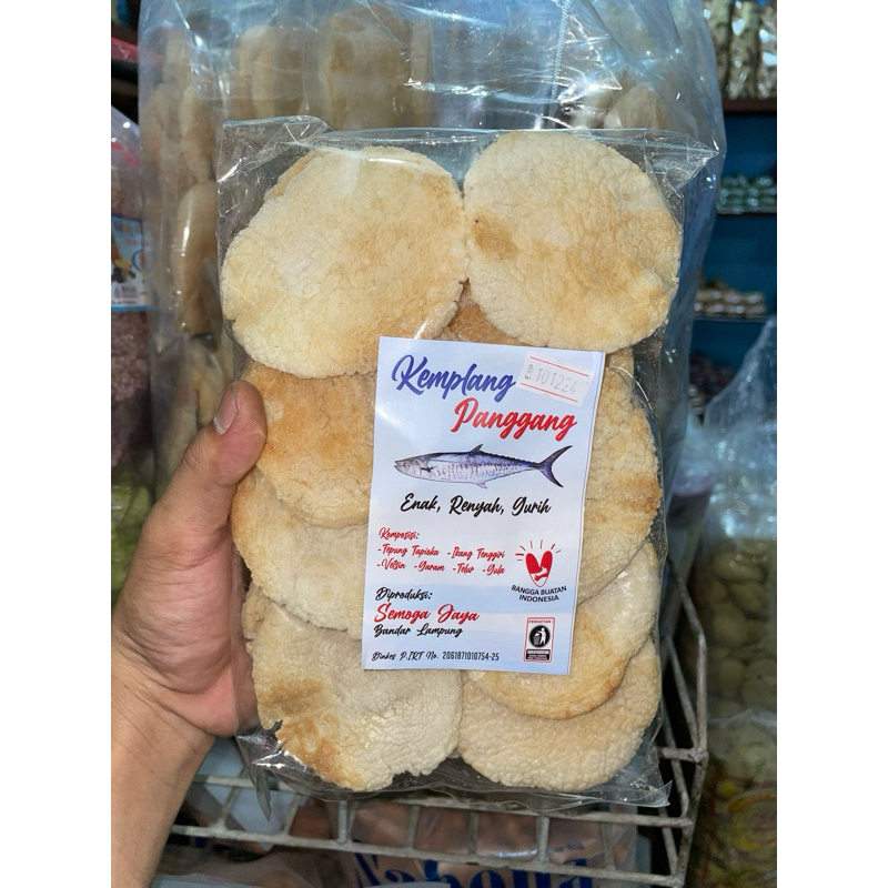 

KRUPUK KEMPLANG PANGGANG IKAN TENGGIRI