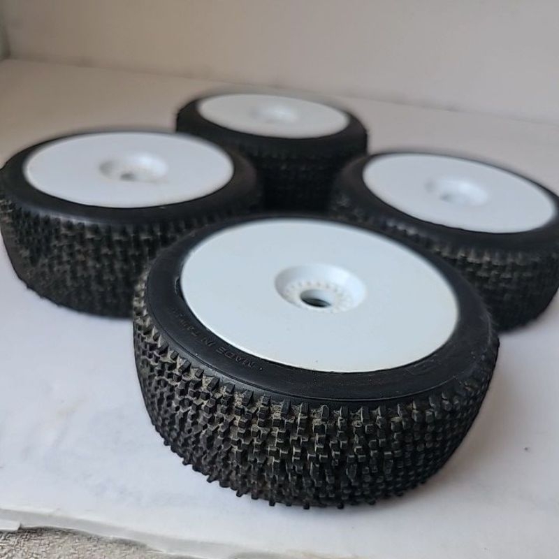 Ban Beta  ENFORCER buggy offroad hex 17 soft compound