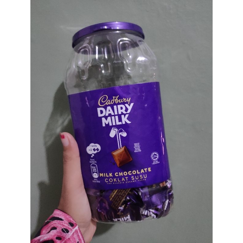 

Cemilan Malaysia Dairy Milk Toples isi 95 biji/asli malaysia