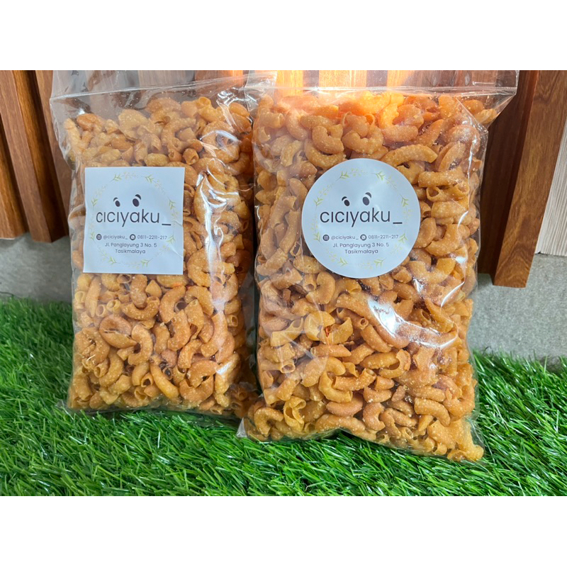 

makaroni enak renyah di goreng pake minyak bimoli netto 500 gr