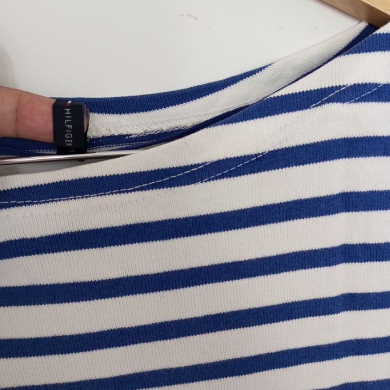 atasan kaos salur biru