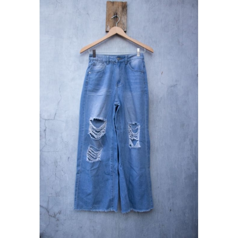 <Preloved> •Shein• Frency Ripped Raw Hem Wide Leg Jeans Size XS
