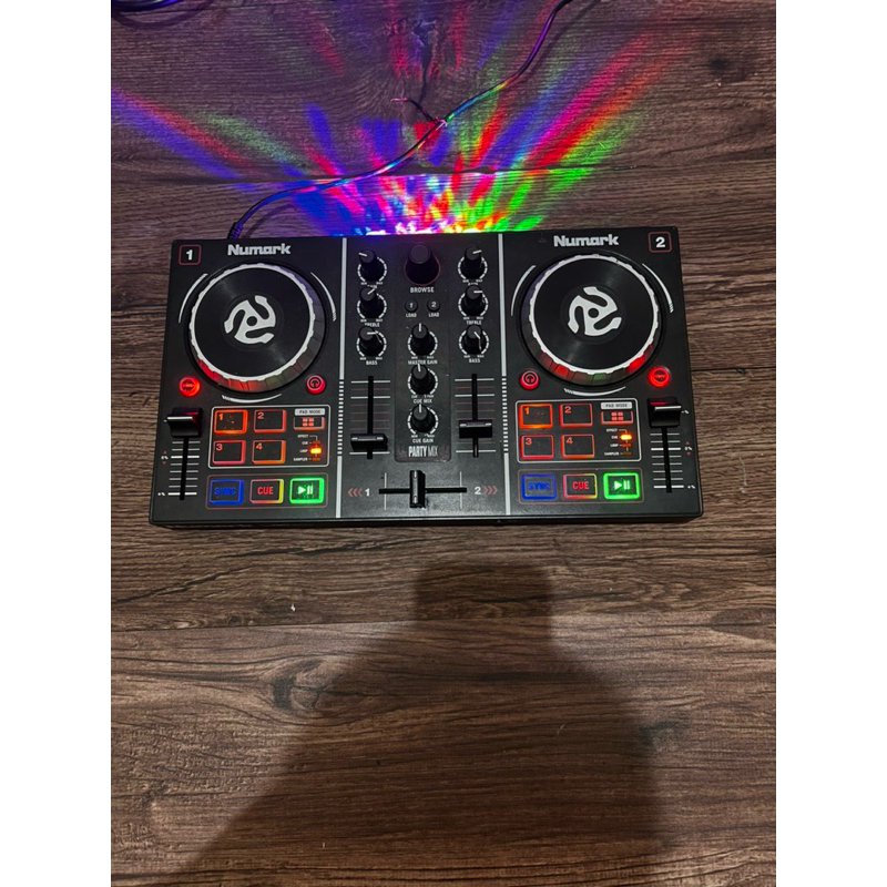 NUMARK PARTY MIX DJ CONTROLLER