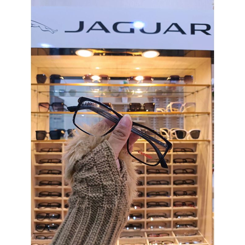 Kacamata cowok Carrera 9829