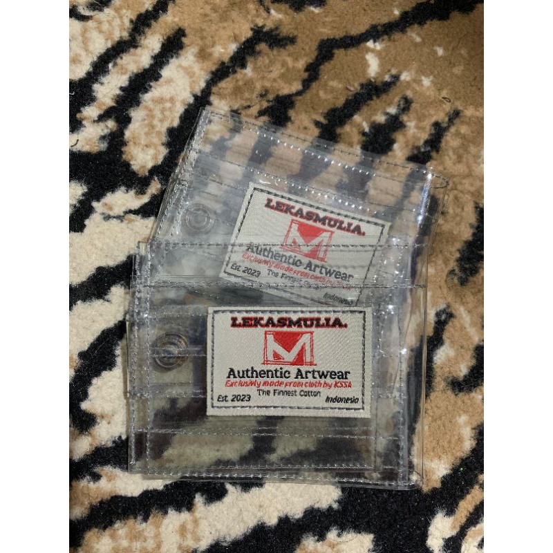 Dompet Uang dan Kartu