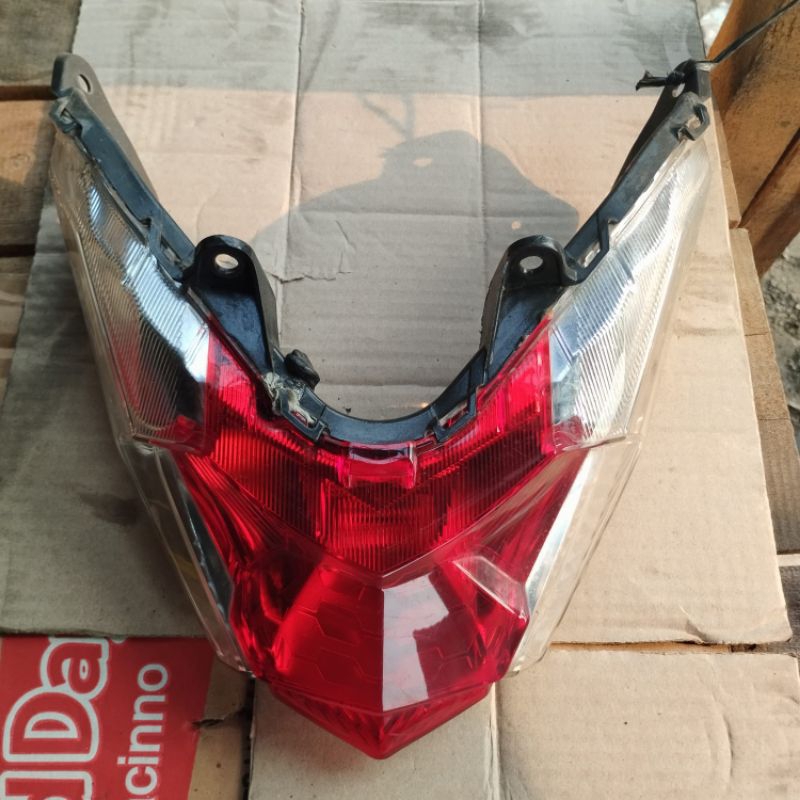 REFLEKTOR LAMPU BELAKANG MOTOR BEAT FI ASLI ORIGINAL