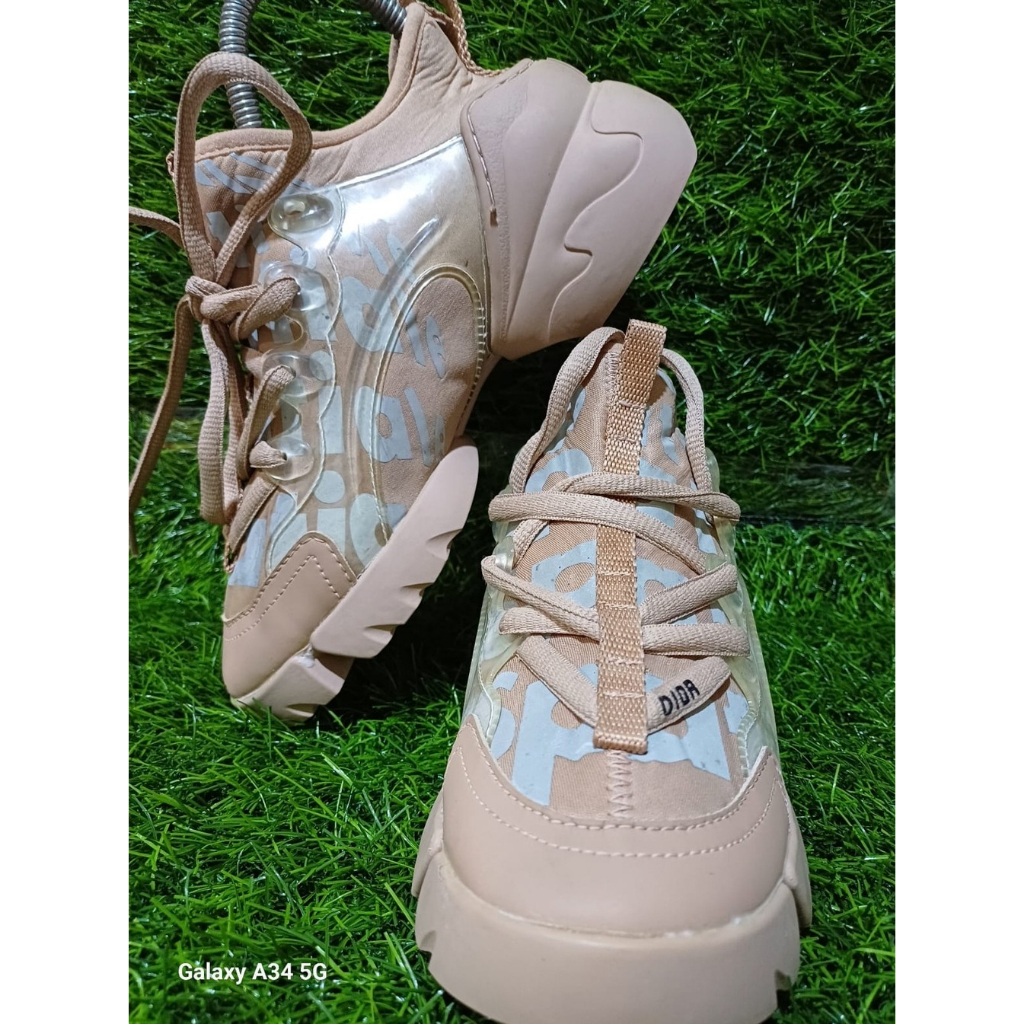 Sepatu Dior Trainers D-connection sneaker 37 Preloved