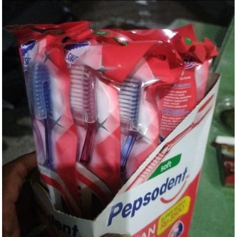 Sikat gigi Pepsodent isi12+2