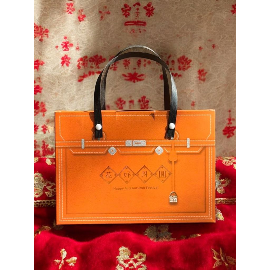 

Box kue / dus kue / packaging mini pie / kemasan Mini pie Motif Tas Merah
