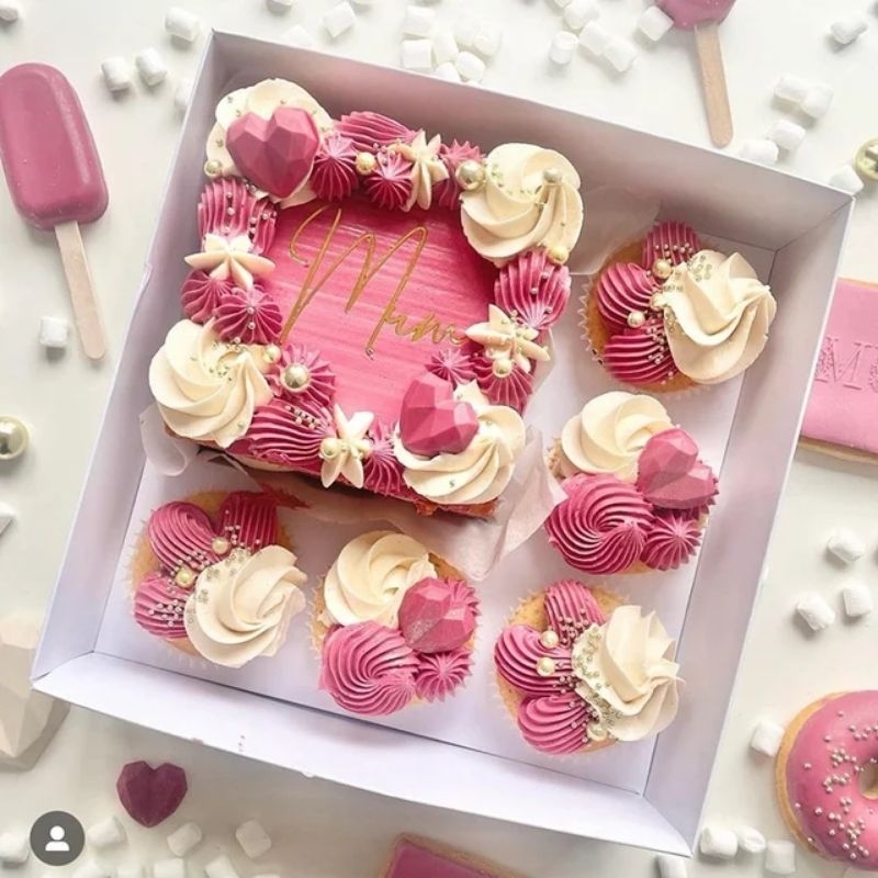 

CAKE UKURAN 30 CM