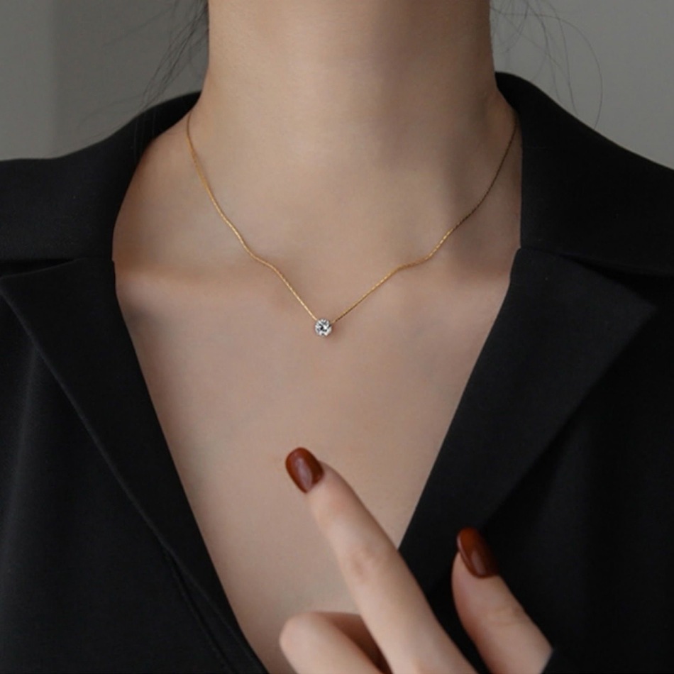 Kalung Nagita Mata Putih Perhiasan Wanita Titanium Premium