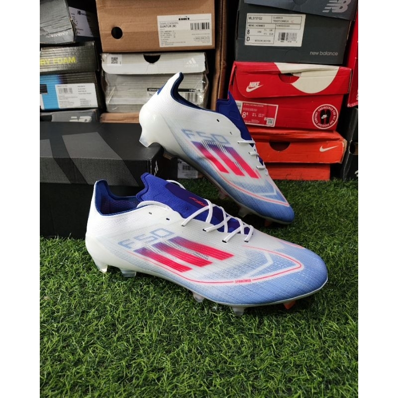 sepatu bola F50