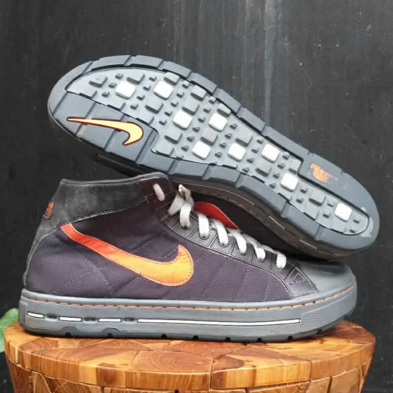 sepatu second NIKE acg blazer sz 43 ins 27,5 cm