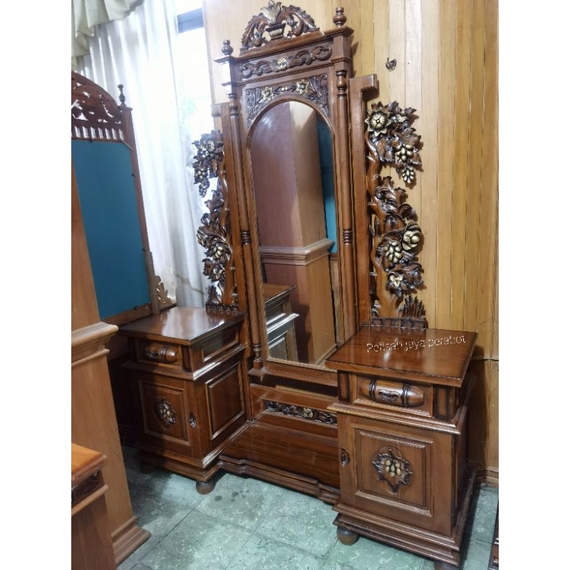 Meja rias / Meja rias kayu jati / Meja rias jati