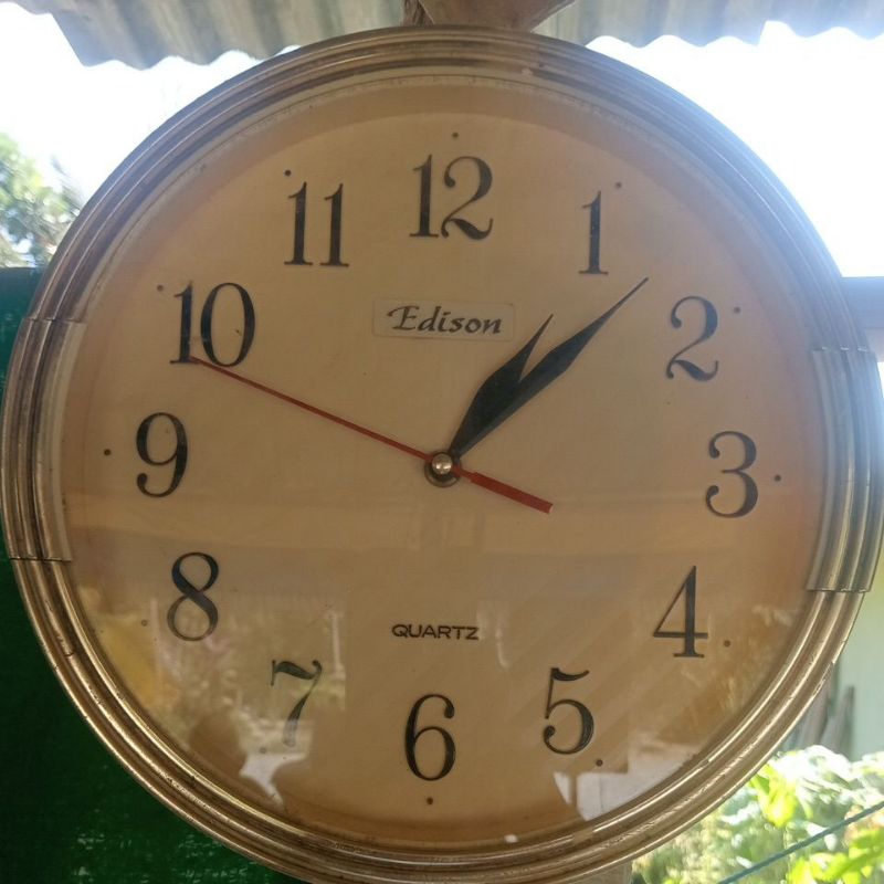 jam dinding Edison