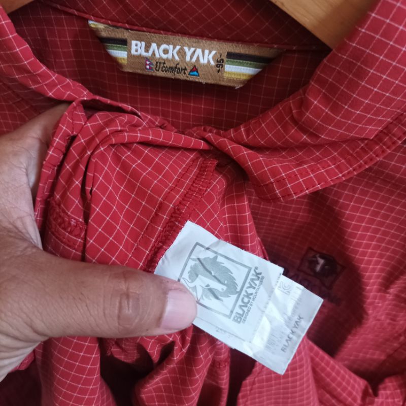 Kemeja Outdoor Black Yak Red Second
