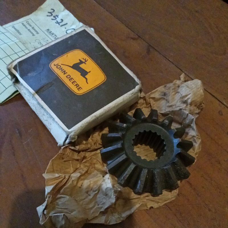 Gear 3521.G20 L.40214 John Deere